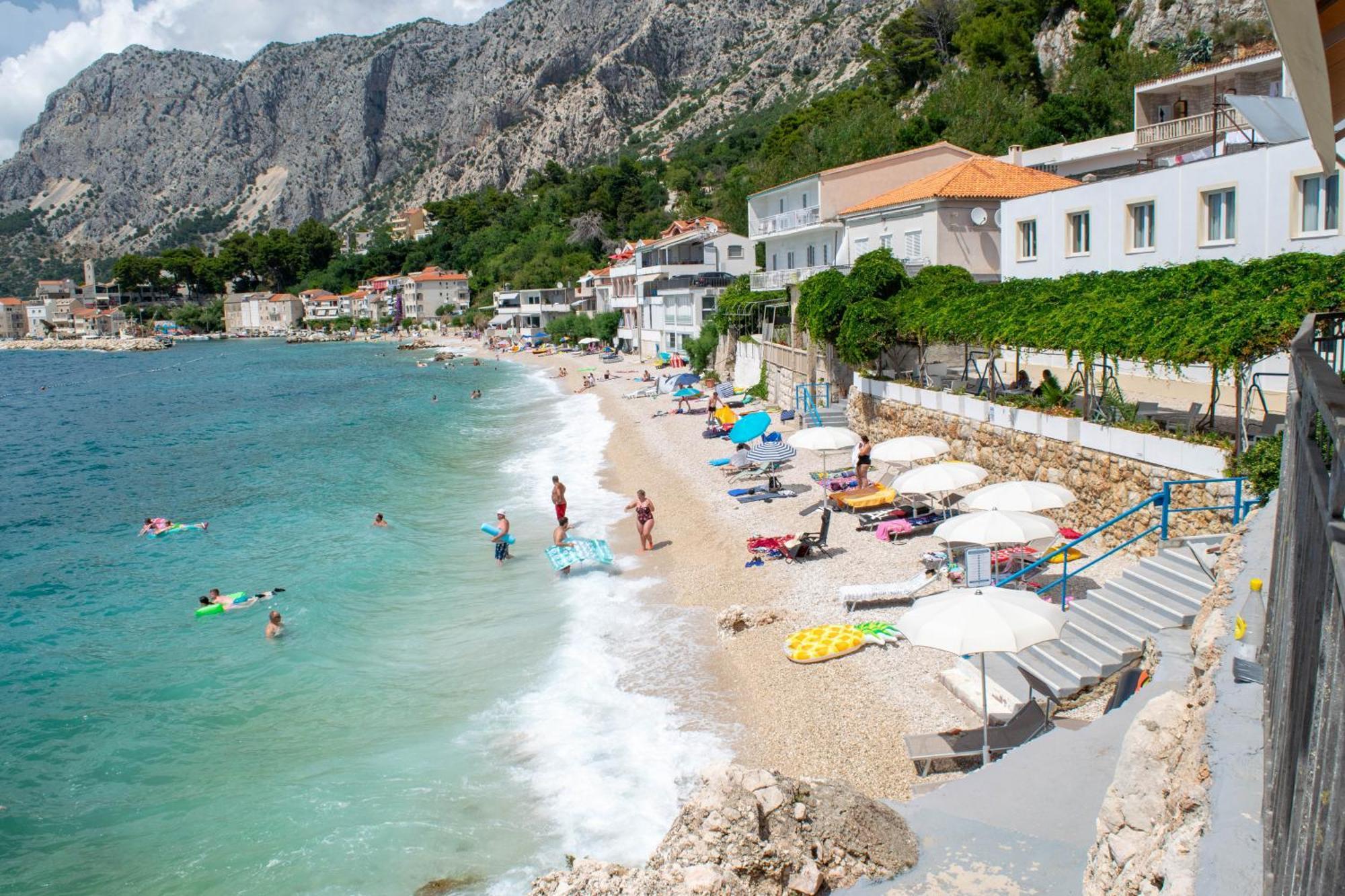 Beach Hotel Hotel